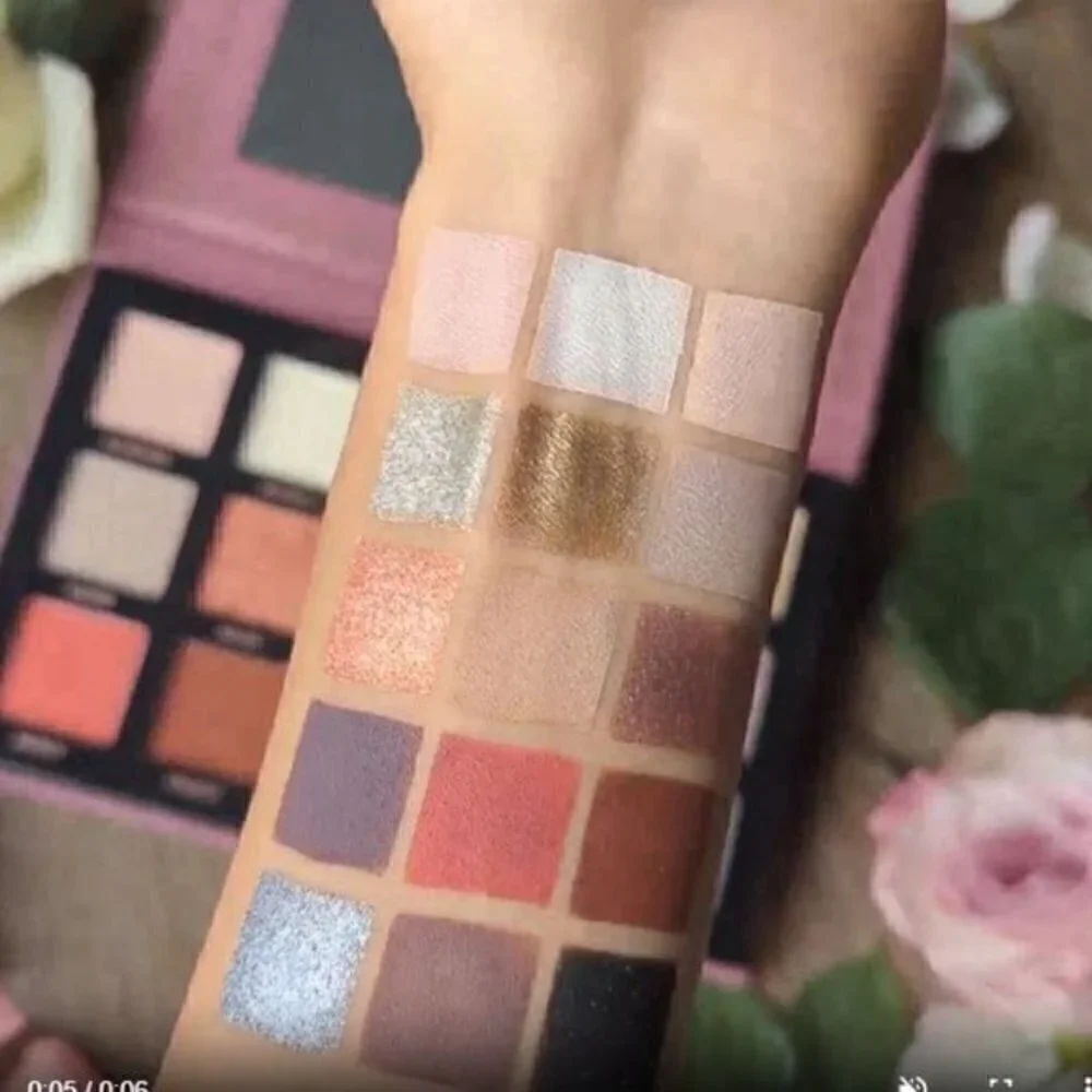 Ace Beaute SMOKY ROSES PALETTE (LIMITED EDITION)